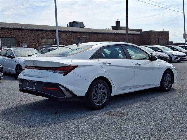 2024 Hyundai Elantra - $18,352