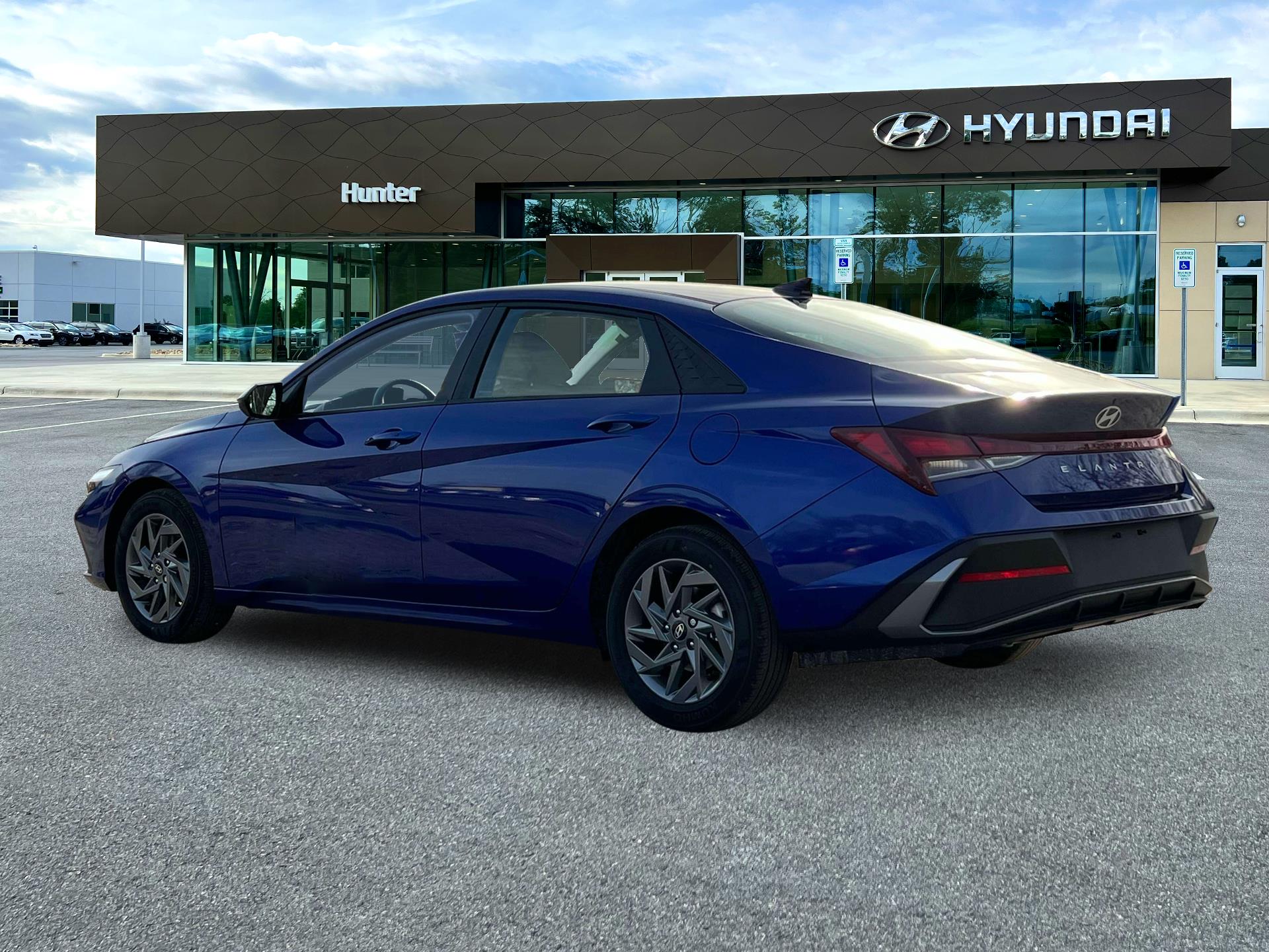 2024 Hyundai Elantra - $20,725