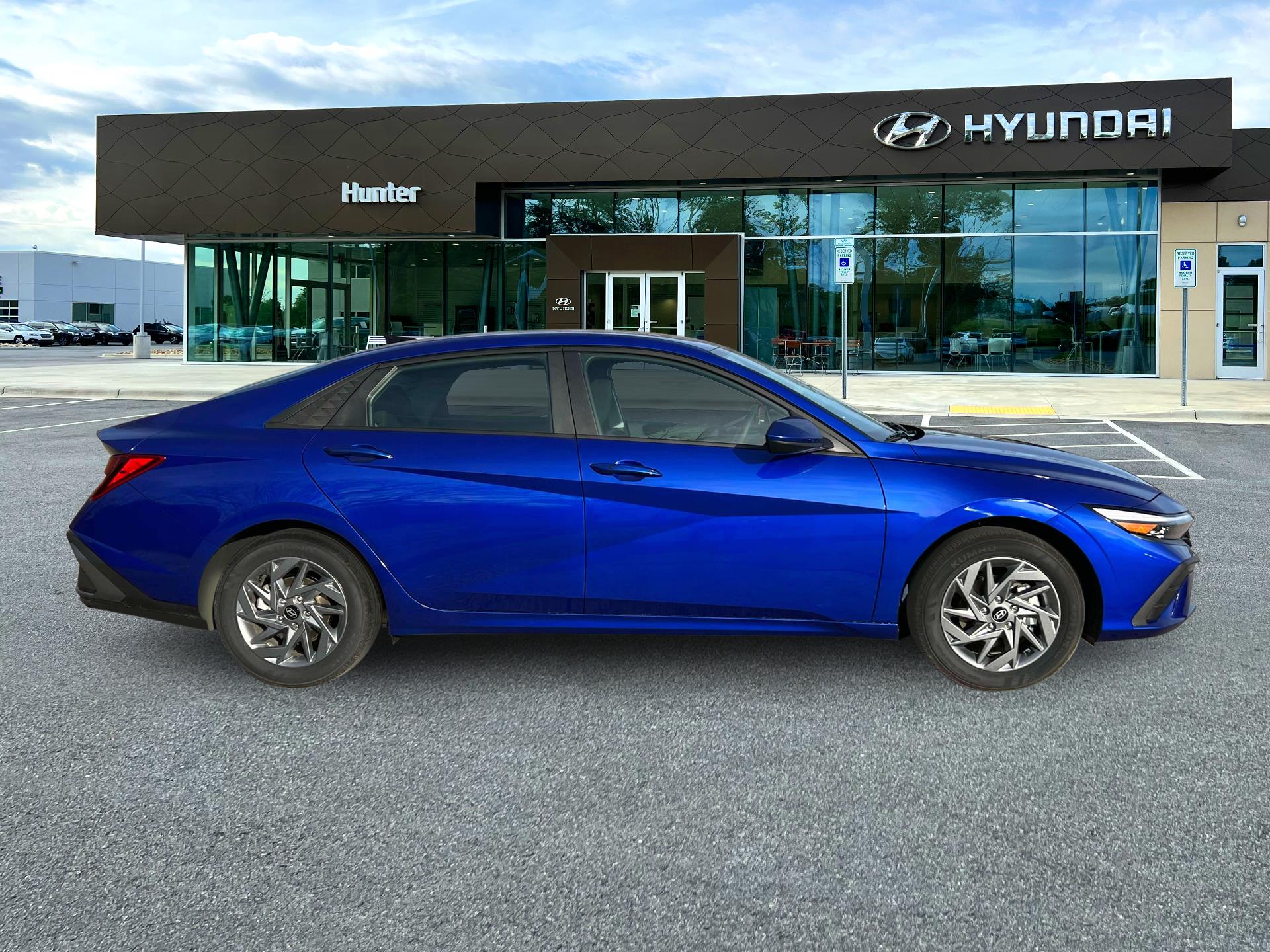 2024 Hyundai Elantra - $20,725