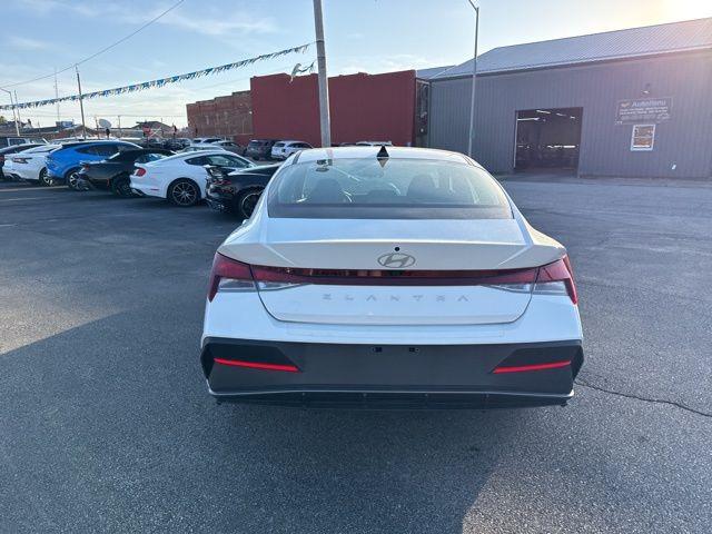 2024 Hyundai Elantra - $19,599
