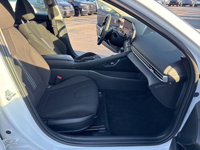 2024 Hyundai Elantra - $19,599