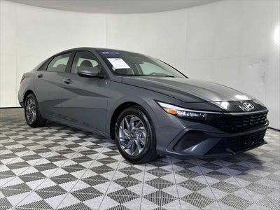 2024 Hyundai Elantra SEL 4DR Sedan