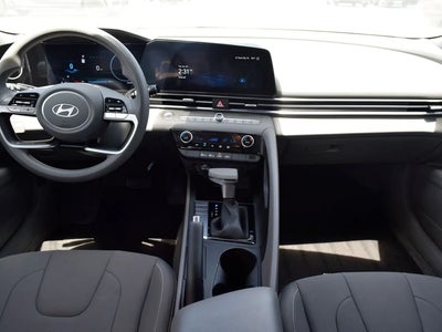 2024 Hyundai Elantra SEL 4DR Sedan