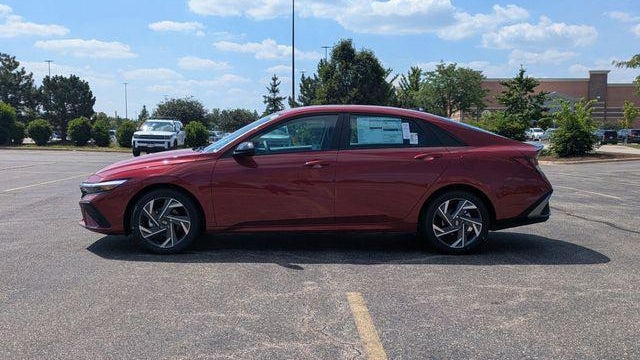 2025 Hyundai ELANTRA SEL Sport