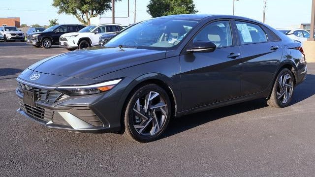 2025 Hyundai ELANTRA SEL Sport