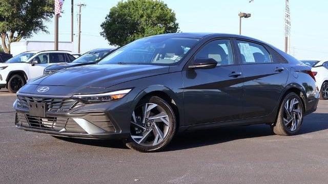2025 Hyundai ELANTRA SEL Sport