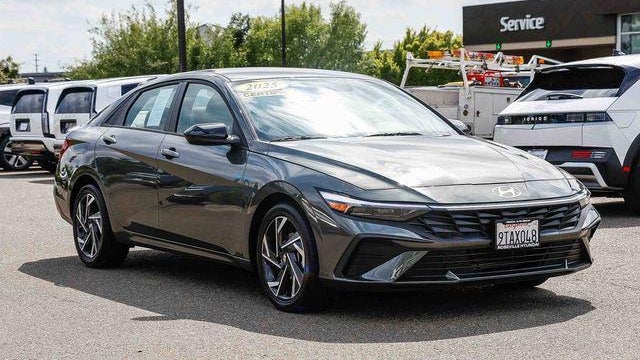2025 Hyundai ELANTRA SEL Sport