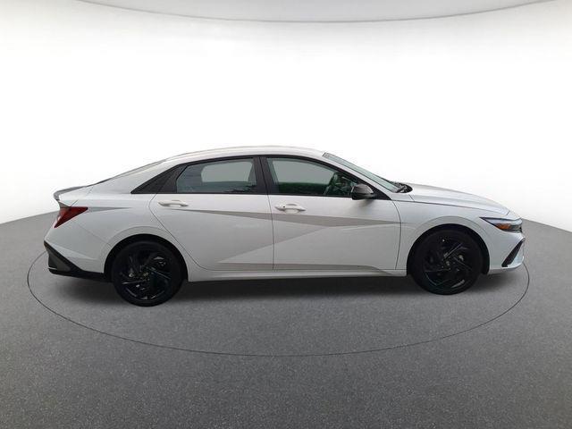 2026 Hyundai Elantra - $22,300