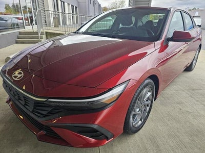 2024 Hyundai Elantra SEL 4DR Sedan