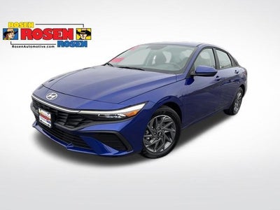 2024 Hyundai Elantra SEL 4DR Sedan