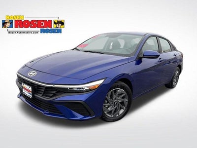 2024 Hyundai Elantra SEL 4DR Sedan