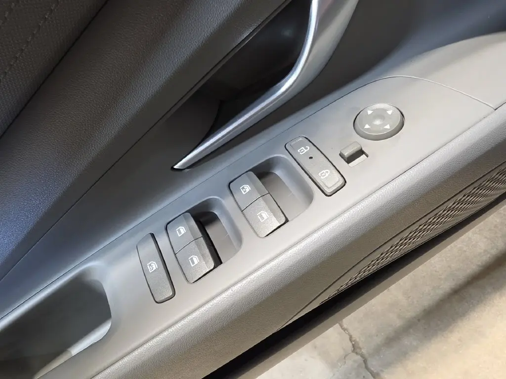 2024 Hyundai Elantra - $21,328