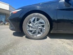 2024 Elantra Thumbnail 15