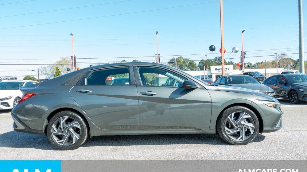 2025 Hyundai ELANTRA SEL Sport