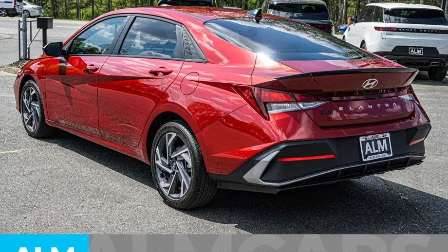 2025 Hyundai ELANTRA SEL Sport