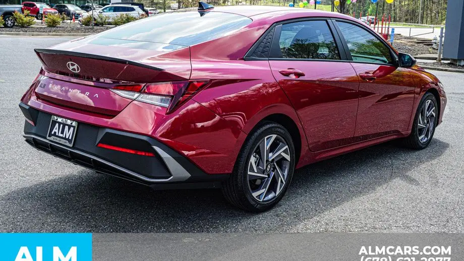 2025 Hyundai ELANTRA SEL Sport
