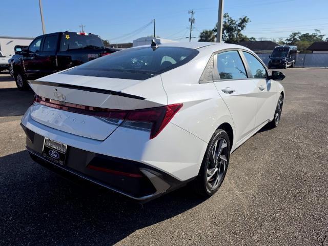 2025 Hyundai Elantra - $23,074