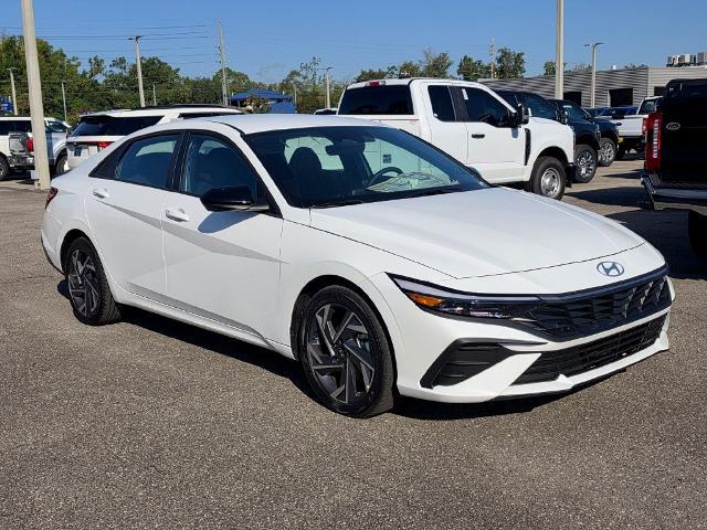 2025 Hyundai Elantra - $23,074