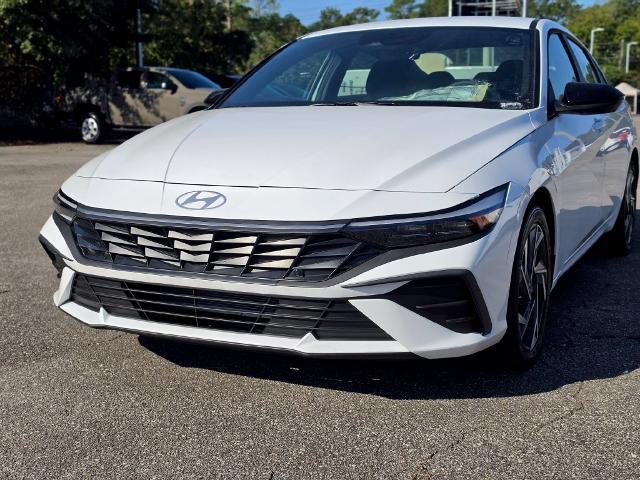 2025 Hyundai Elantra - $23,074