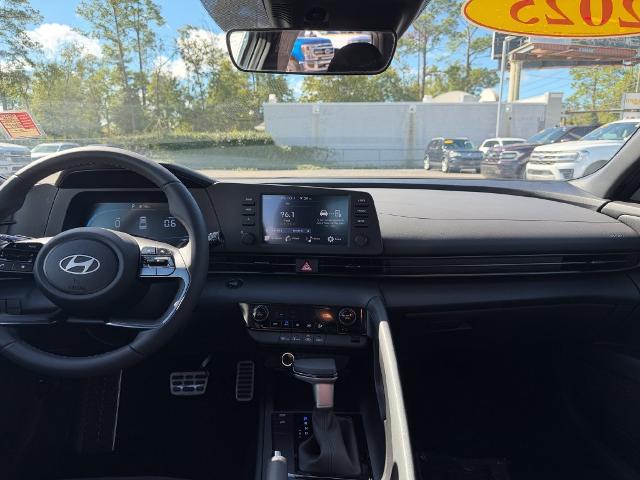 2025 Hyundai Elantra - $23,074