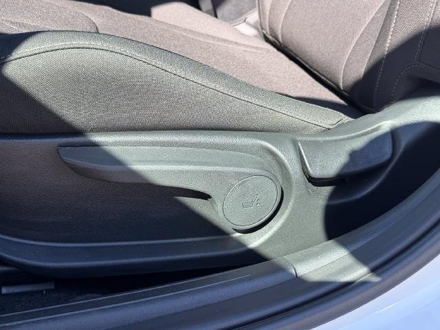 2025 Hyundai Elantra - $23,074