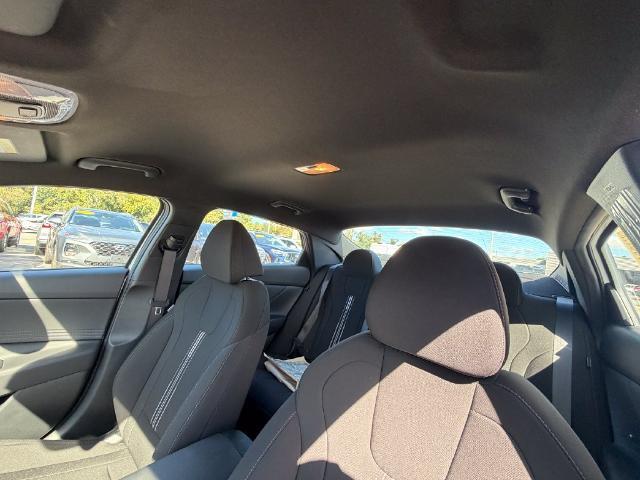 2025 Hyundai Elantra - $23,074