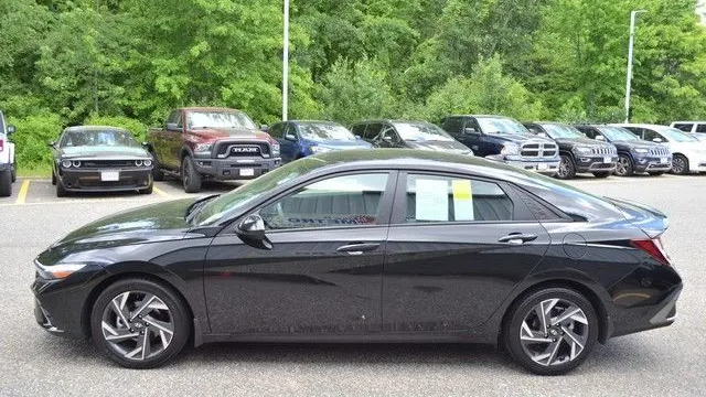 2025 Hyundai ELANTRA SEL Sport