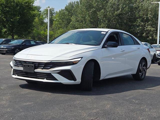 2025 Hyundai Elantra - $20,267