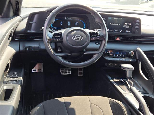 2025 Hyundai Elantra - $20,267