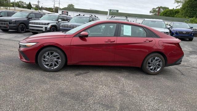 2024 Hyundai ELANTRA SEL