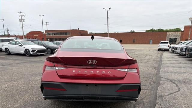 2024 Hyundai ELANTRA SEL