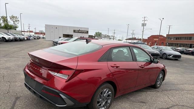 2024 Hyundai ELANTRA SEL