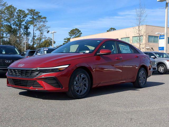 2025 Hyundai ELANTRA SEL Sport — photo 1 of 12