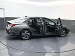 2025 Elantra Thumbnail 30