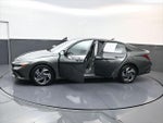 2025 Elantra Thumbnail 33
