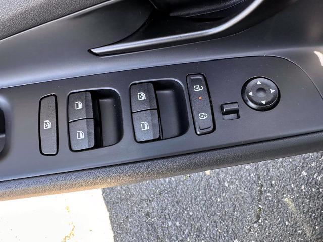 2025 Hyundai Elantra - $21,999