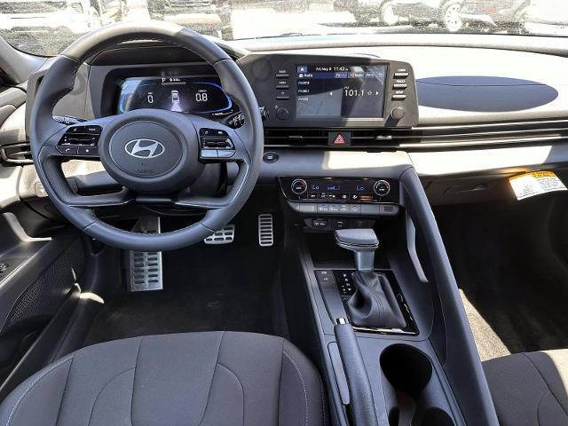 2025 Hyundai Elantra - $21,999