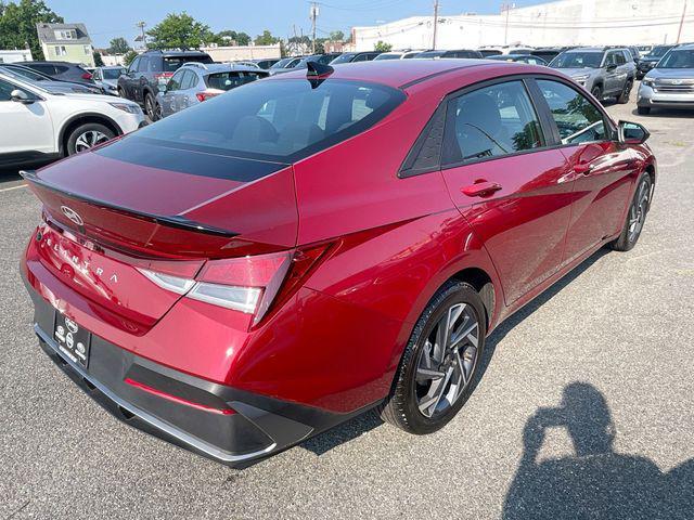 2025 Hyundai Elantra - $21,995