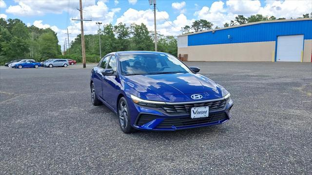 2025 Hyundai Elantra - $23,901