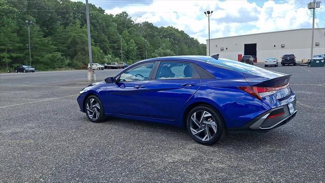 2025 Hyundai Elantra - $23,901