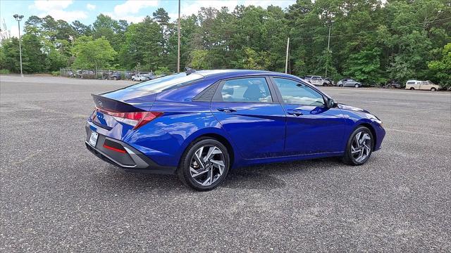 2025 Hyundai Elantra - $23,901