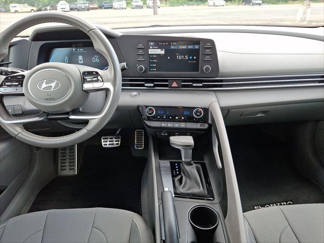 2025 Hyundai Elantra - $23,901