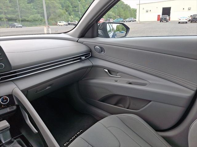 2025 Hyundai Elantra - $23,901