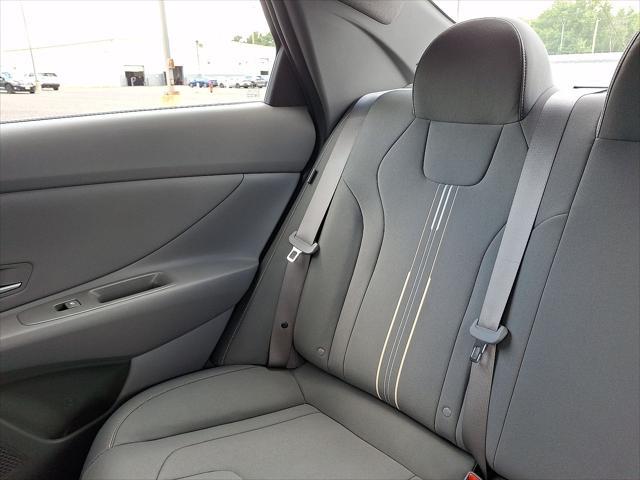 2025 Hyundai Elantra - $23,901