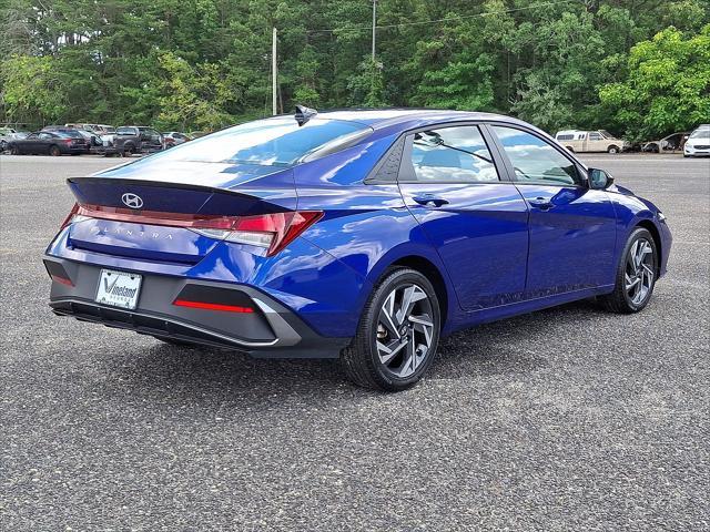 2025 Hyundai Elantra - $23,901