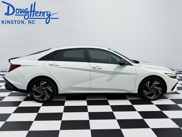 2025 Hyundai Elantra - $21,254