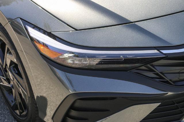 2026 Hyundai Elantra - $21,300