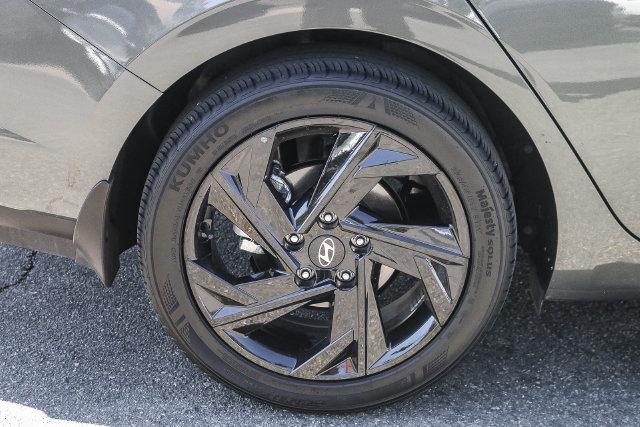 2026 Hyundai Elantra - $21,300
