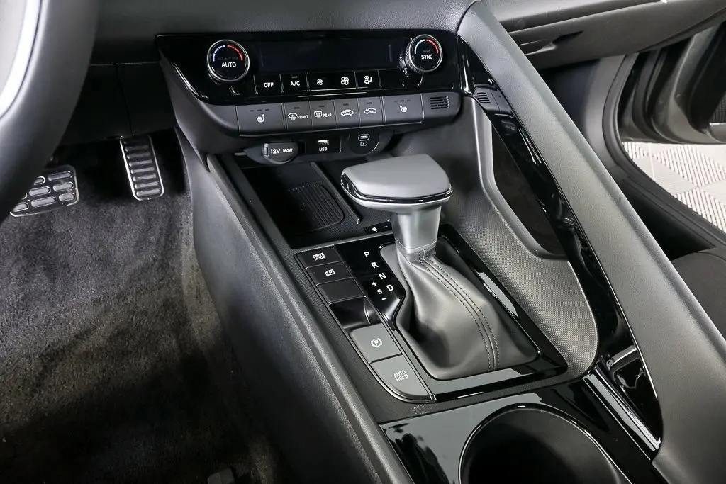 2026 Hyundai Elantra - $26,190