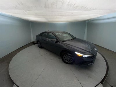 2024 Hyundai Elantra SEL 4DR Sedan